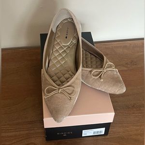 Birdies Goldfinch Flats in Champagne Velvet Size 10